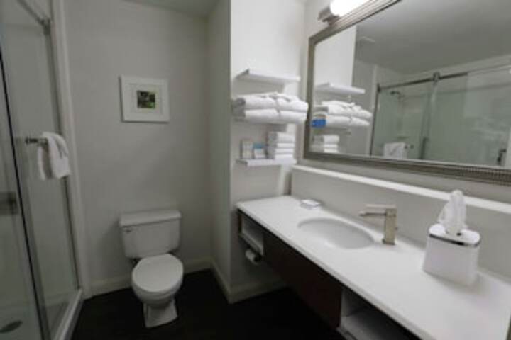 Room 52 of 105