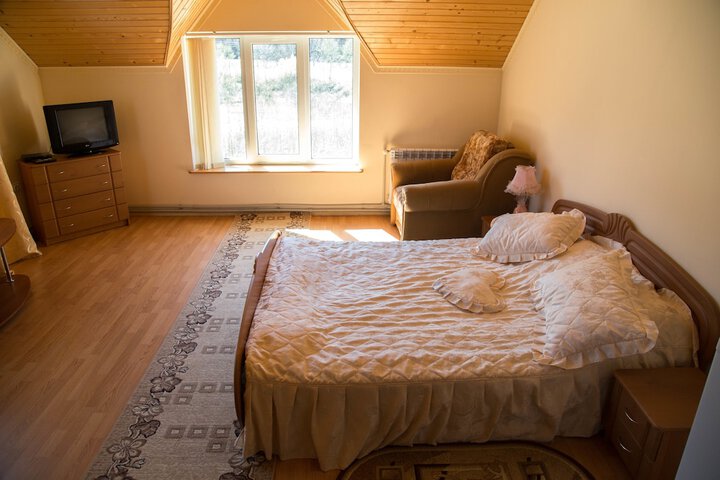 Room 9 of 44