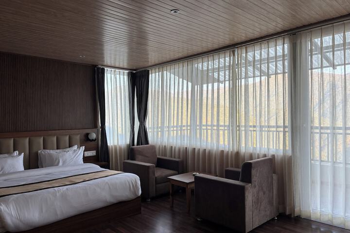Room 33 of 67
