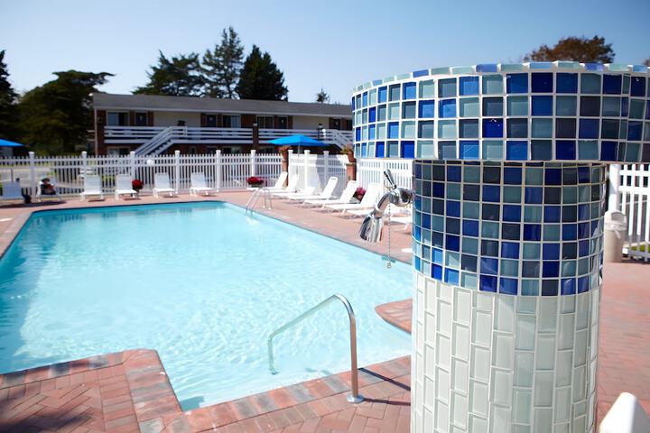 Pool 74 of 85