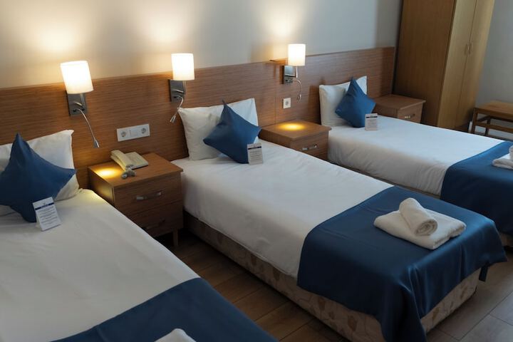 Room 9 of 31