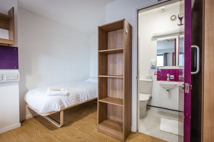 Room 13 of 49