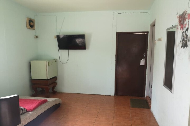 Room 9 of 10