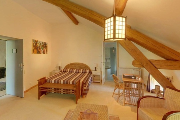 Room 2 of 43