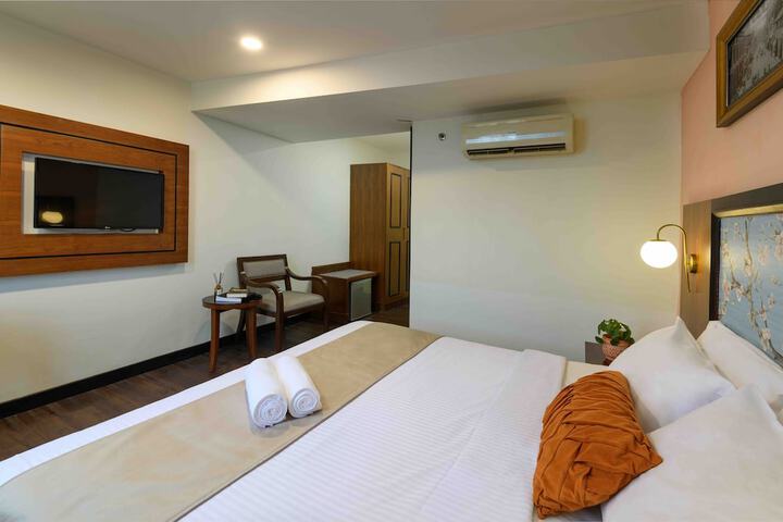Room 28 of 79