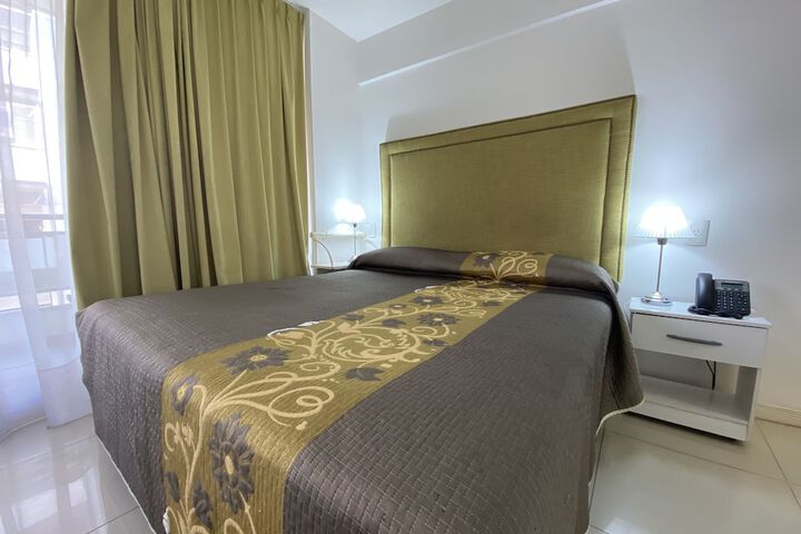 Room 6 of 161
