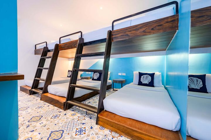 Room 43 of 65