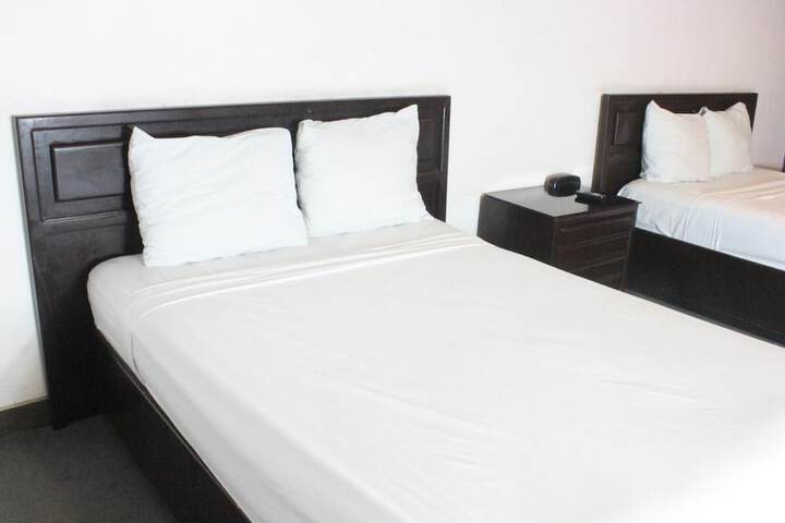 Room 3 of 70