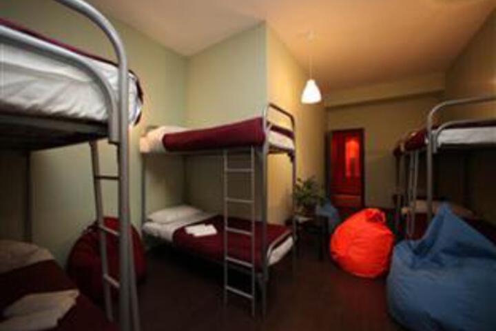 Room 2 of 6