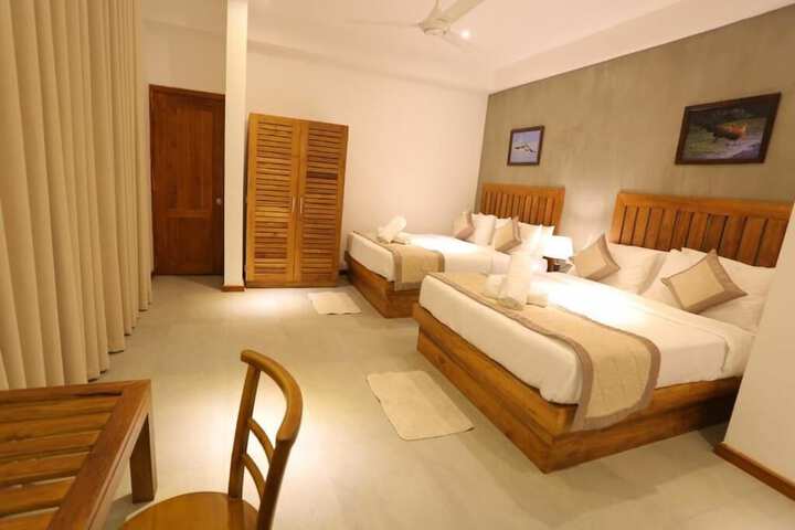 Room 2 of 32