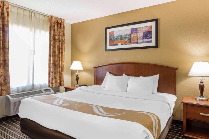 1 King Bed (7 of 13)
