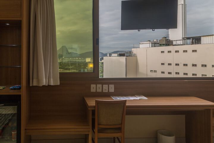 Room 63 of 198