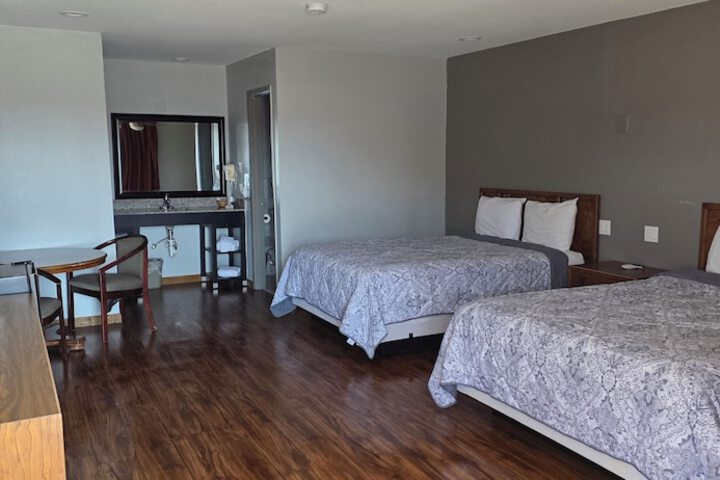 Room 3 of 8