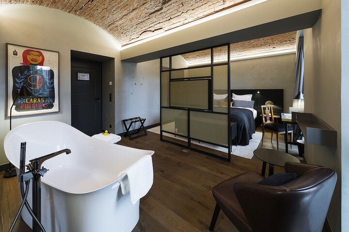 Room 9 of 54