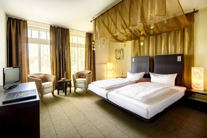 Room 3 of 7