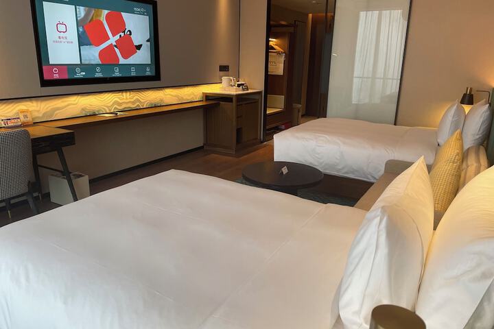 Room 9 of 54