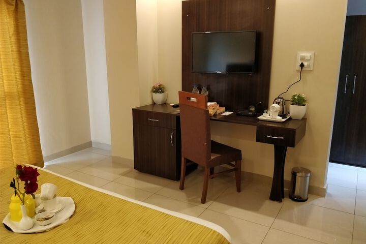 Room 9 of 92