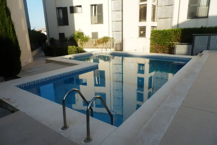 Pool 10 of 18