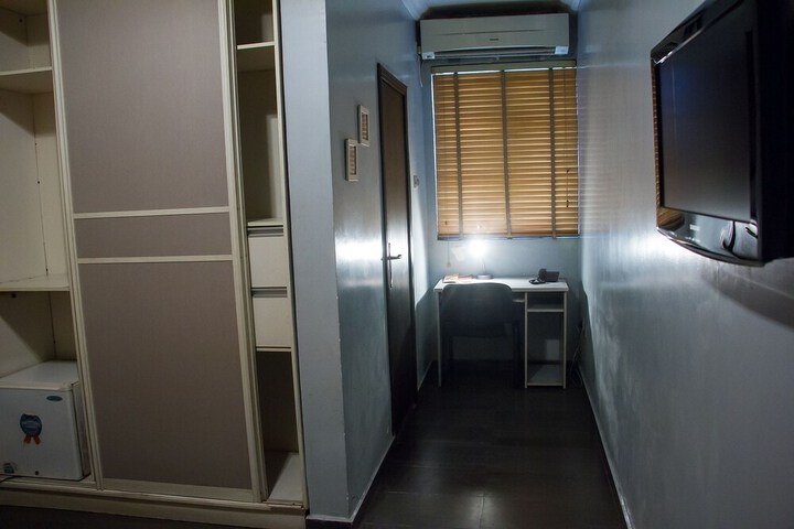 Room 8 of 39