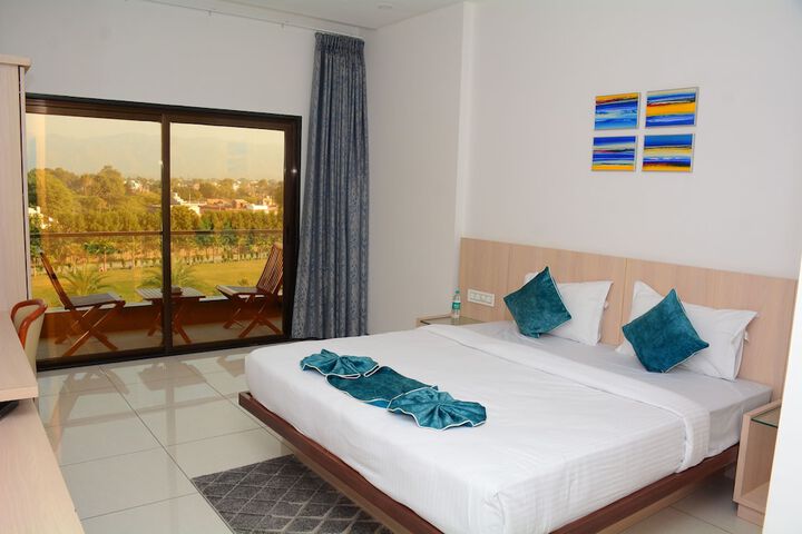 Room 8 of 26