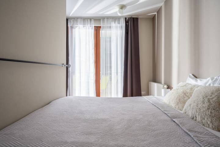 Room 10 of 79