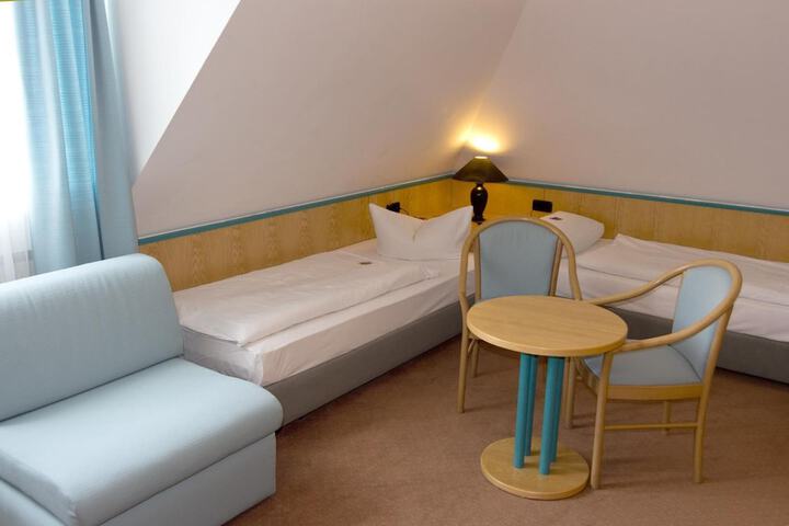 Room 16 of 42