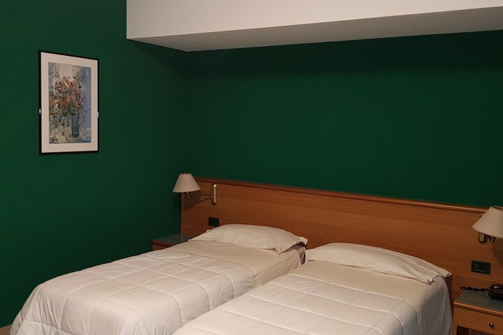 Room 7 of 40