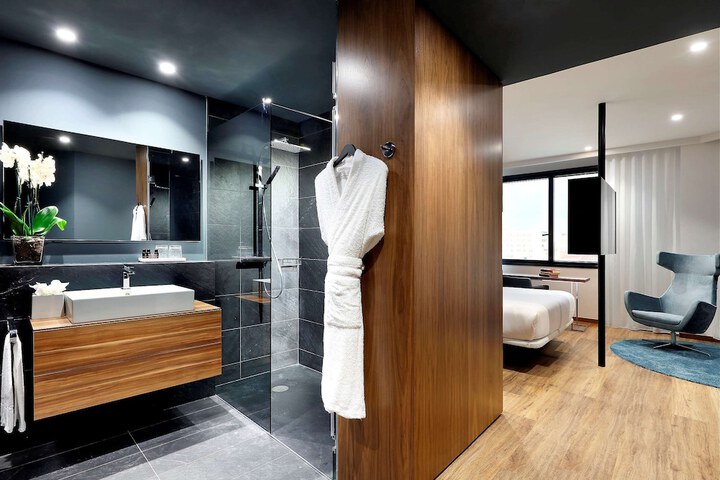 Room 18 of 58