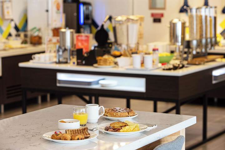Breakfast/Coffee Service 30 of 64