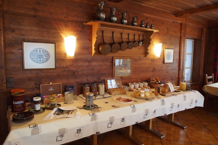 Breakfast/Coffee Service 25 of 42