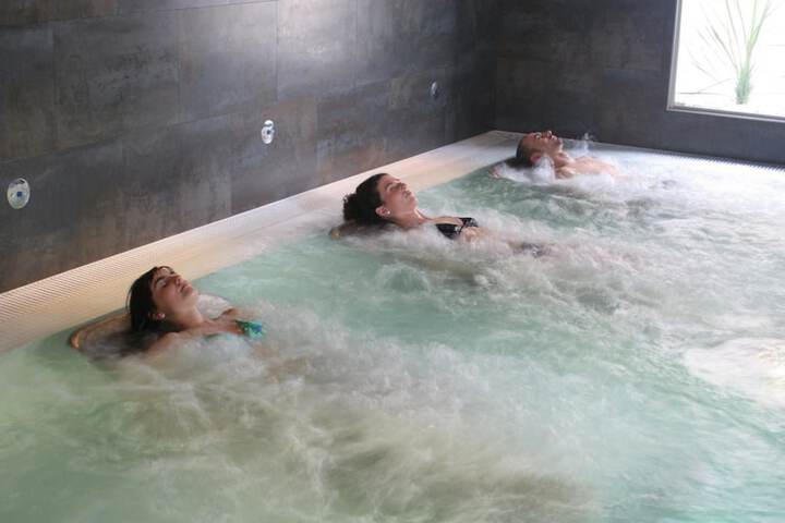 Spa 31 of 54