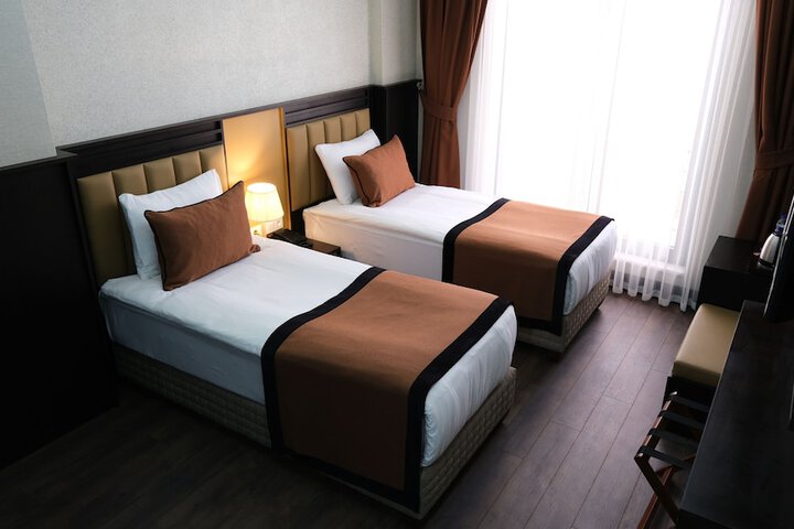 Room 2 of 46