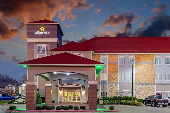 La Quinta Inn Suites By Wyndham Garland Harbor Point - Garland Tx 375 East I 30 75043