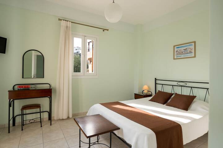 Room 6 of 97