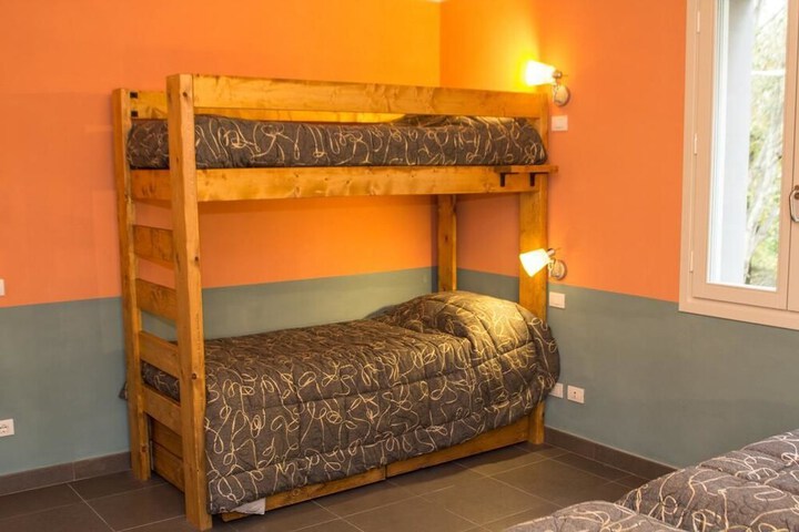 Room 7 of 37