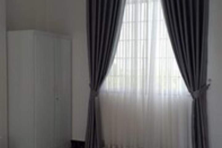 Room 5 of 11