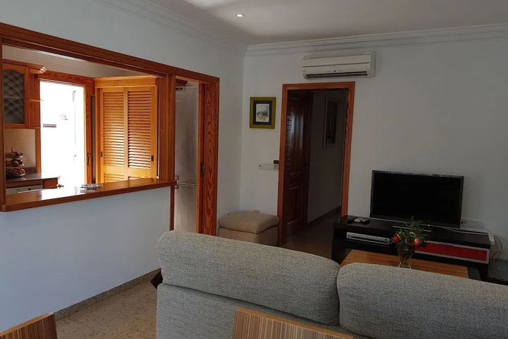 Room 4 of 20