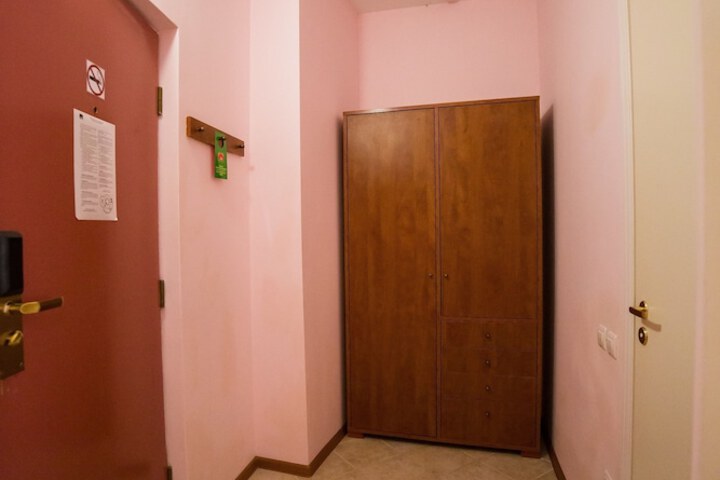 Room 5 of 50