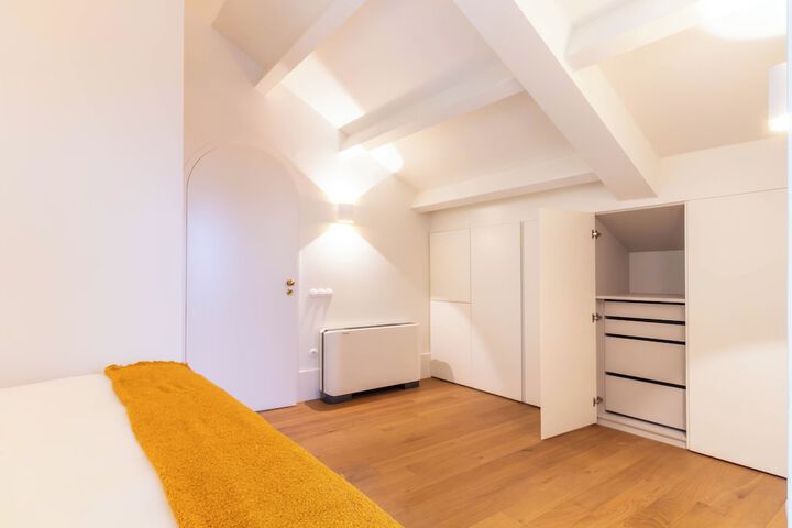 Room 48 of 234