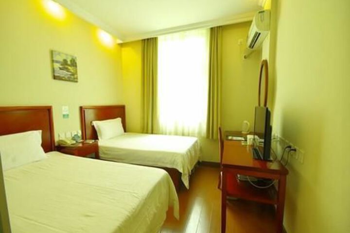 Room 14 of 23