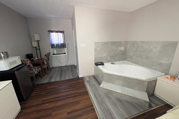 Room 21 of 61