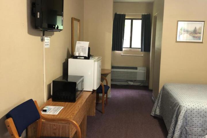 2 Double Beds (11 of 14)