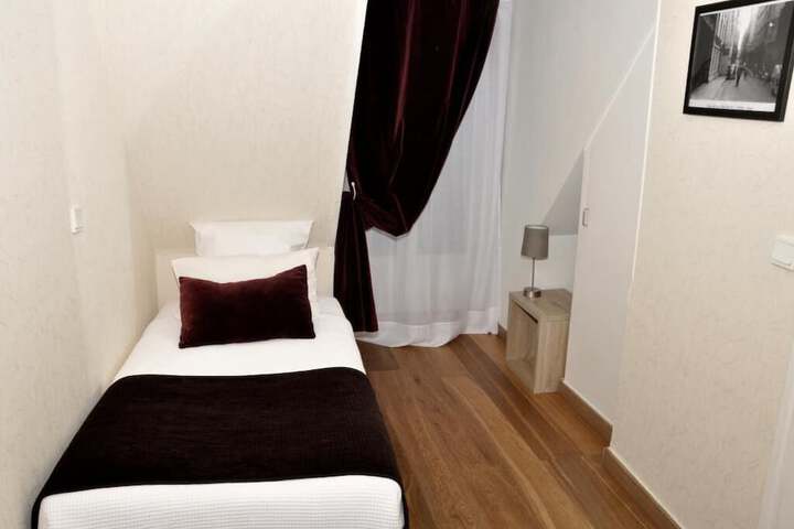 Room 20 of 38