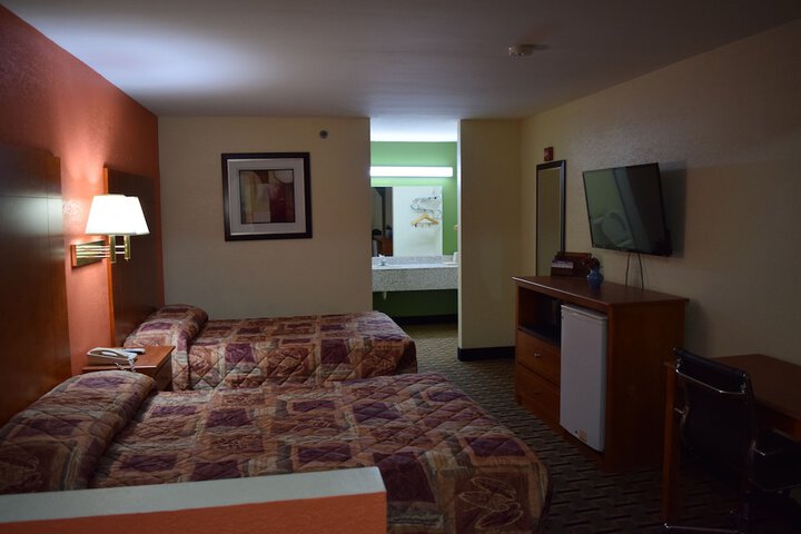 2 Double Beds (3 of 5)