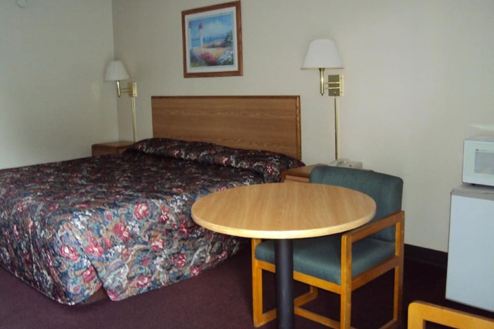 Room 8 of 14