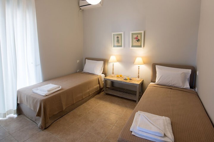 Room 18 of 111