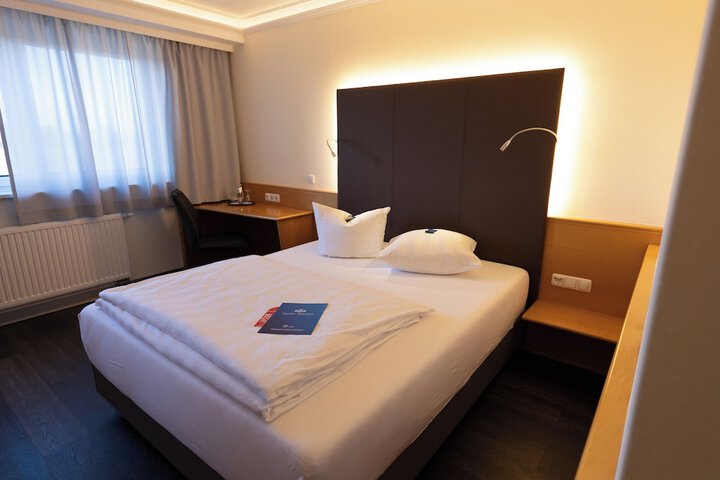 Room 3 of 19
