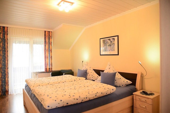 Room 3 of 52
