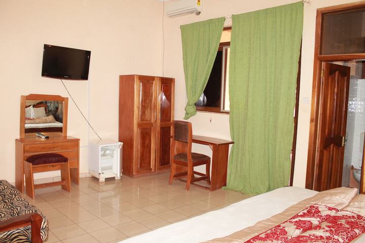 Room 2 of 36