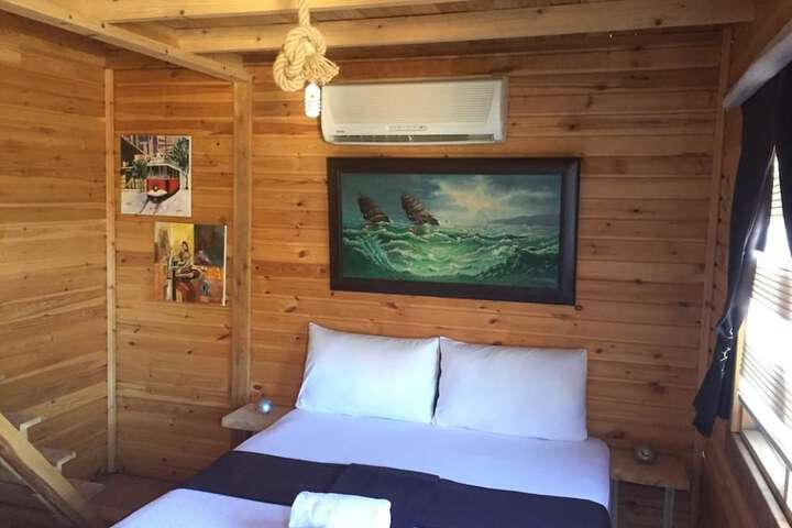 Room 2 of 44